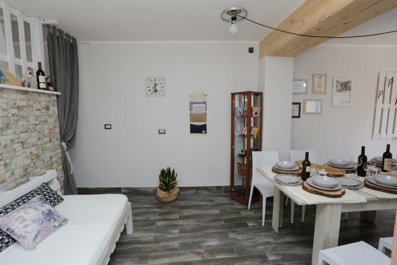 Casa Del Cicloturista Apartment Santadi ภายนอก รูปภาพ